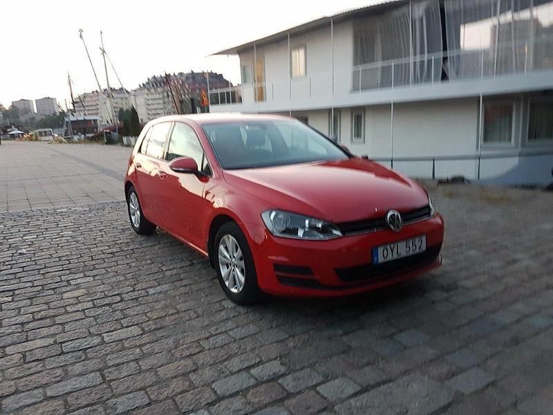 Begagnad 2016 VW Golf VII Halvkombi | 169 800 kr (Marknadspris) - Bild 1/4