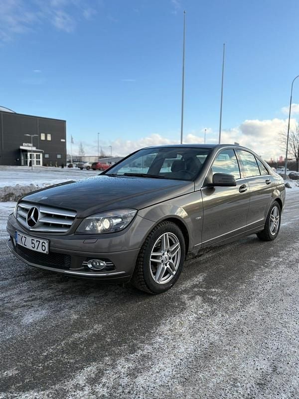 Begagnad 2010 Mercedes C180 | 89 000 kr (Marknadspris) - Bild 1/4