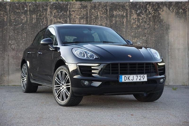 Svart Begagnad 2014 Porsche Macan S Sport SUV | 269 000 kr (Lite dyr) - Bild 1/4