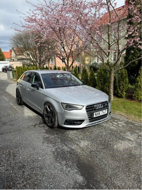 Silver Begagnad 2014 Audi A3 Sportback Halvkombi | 114 700 kr (Marknadspris) - Bild 1/4