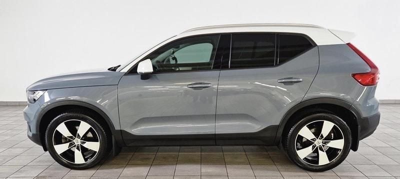 Grå Begagnad 2021 Volvo XC40 Momentum SUV | 340 000 kr (Lite dyr) - Bild 1/4
