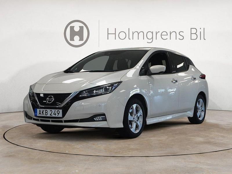 Vit Begagnad 2022 Nissan Leaf N-Connecta Halvkombi | 179 900 kr (Marknadspris) - Bild 1/4