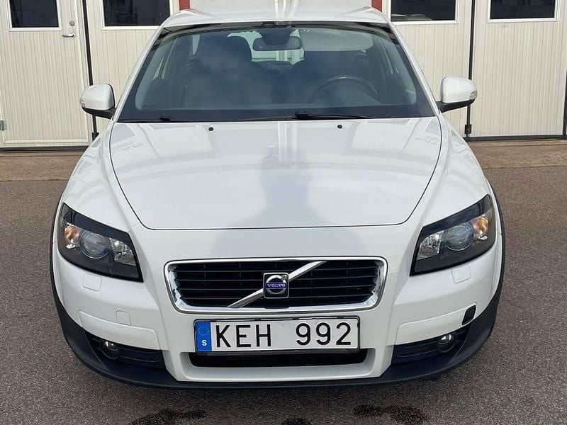 Begagnad Volvo C30 Momentum 125 HK (91 kW) 2009 Vit Halvkombi