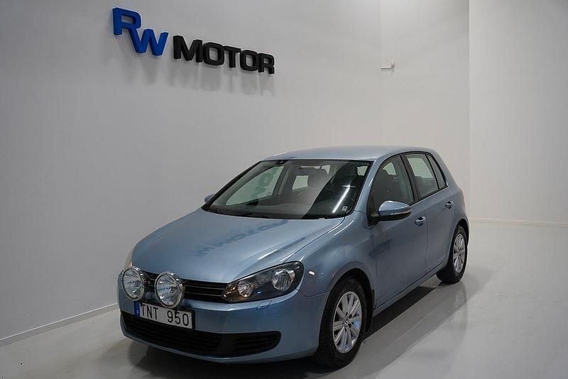 Ljusblå Begagnad 2011 VW Golf VI Halvkombi | 49 800 kr (Bra pris) - Bild 1/4