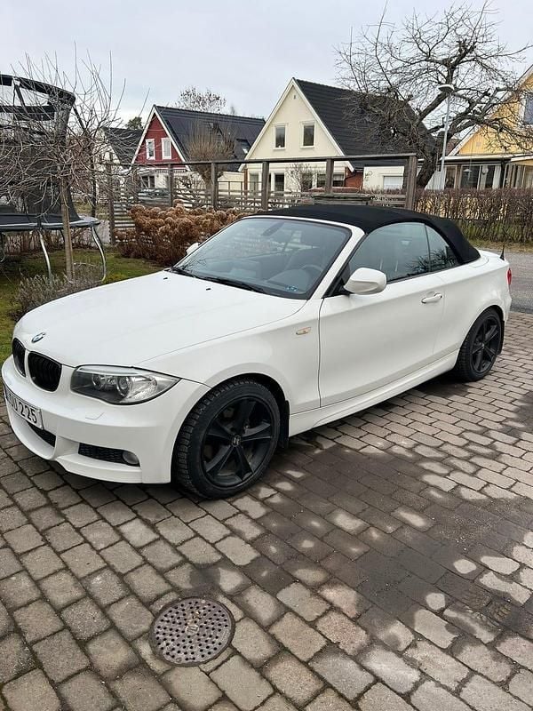 Begagnad BMW 120 M Sport 177 HK (130 kW) 2011 Halvkombi