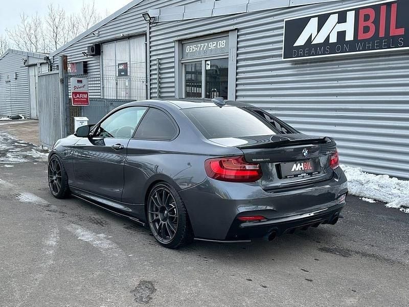 Begagnad BMW M240 M Sport 340 HK (250 kW) 2016 Grå
