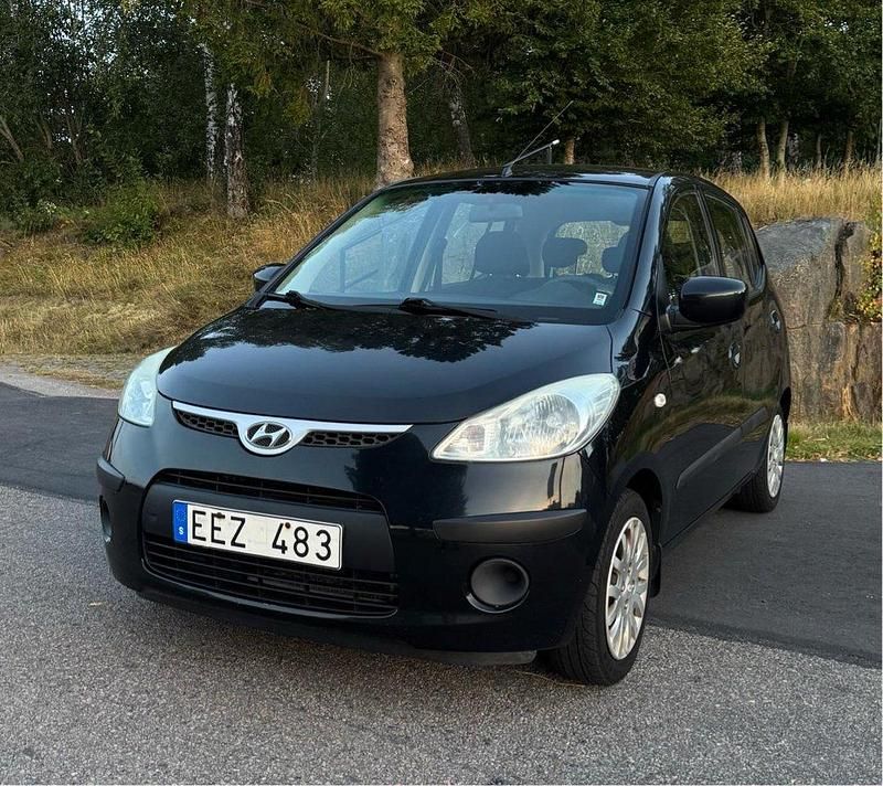 Svart Begagnad 2008 Hyundai i10 Halvkombi | 32 000 kr (Marknadspris) - Bild 1/4