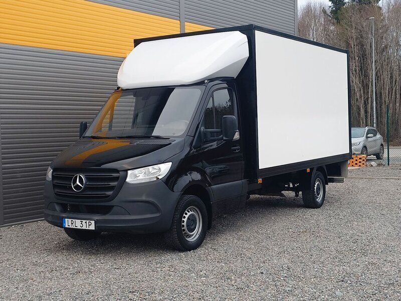 Svart Begagnad 2023 Mercedes Sprinter Van | 459 900 kr (Superpris) - Bild 1/4