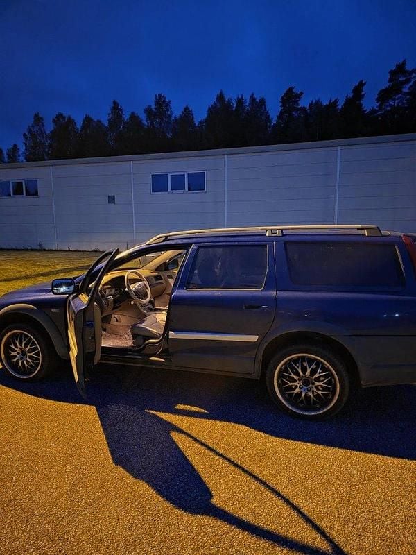 Blå Begagnad 2002 Volvo XC70 Ocean Race SUV | 20 000 kr (Bra pris) - Bild 1/4