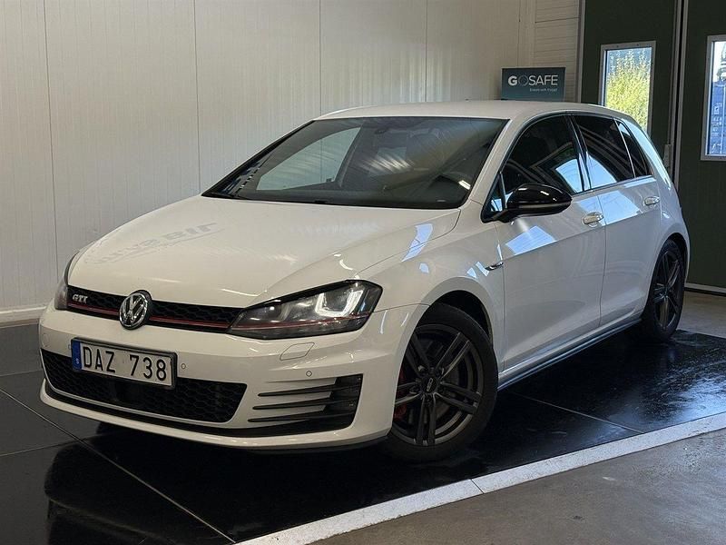 Vit Begagnad 2013 VW Golf VII GTI Halvkombi | 139 900 kr (Marknadspris) - Bild 1/4