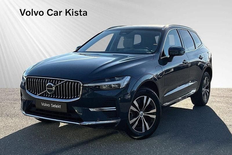 Mörkblå Begagnad 2023 Volvo XC60 Core SUV | 449 900 kr (Superpris) - Bild 1/3
