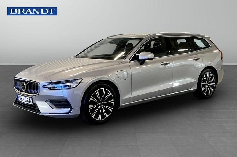 Silver Begagnad 2023 Volvo V60 Core Kombi | 369 900 kr (Marknadspris) - Bild 1/3