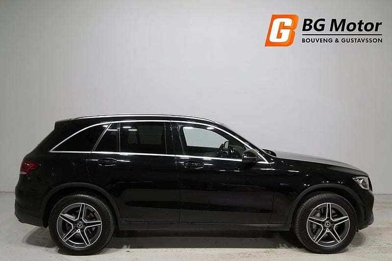 Begagnad Mercedes GLC300e AMG line 211 HK (155 kW) 2021 Svart SUV