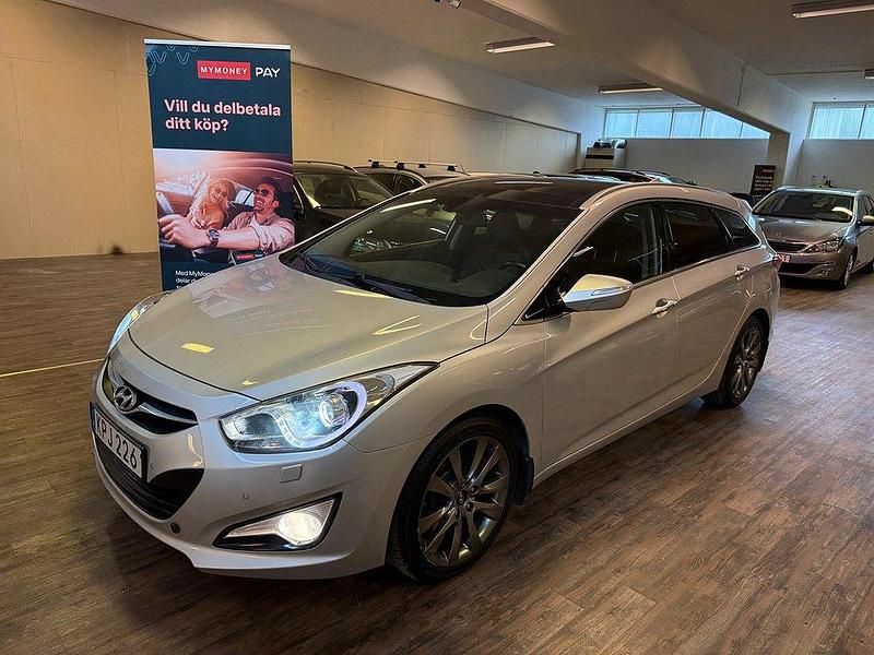 Silver Begagnad 2014 Hyundai i40 Kombi | 109 900 kr (Marknadspris) - Bild 1/4