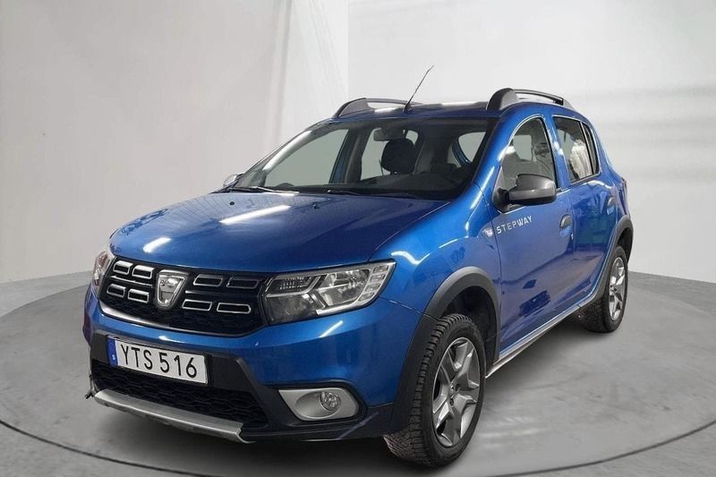 Ljusblå Begagnad 2018 Dacia Sandero Stepway Halvkombi | 64 800 kr (Superpris) - Bild 1/4