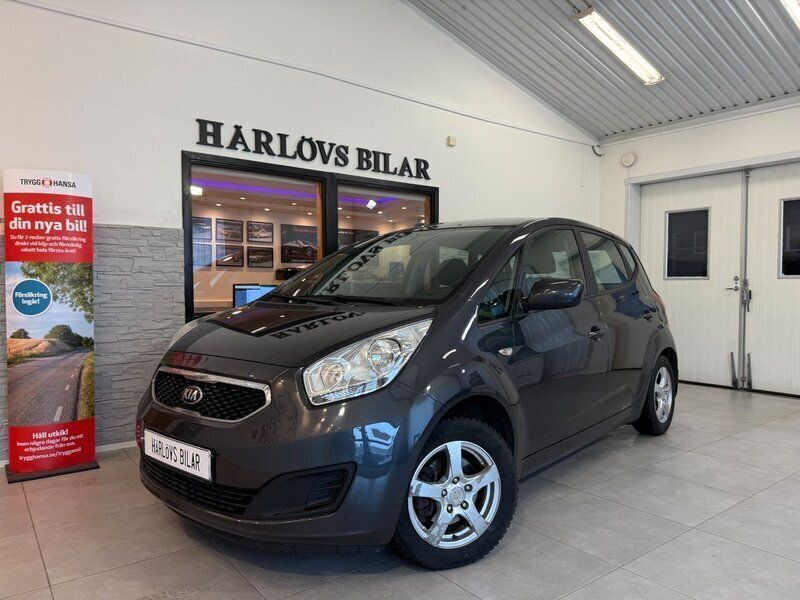 Grå Begagnad 2013 Kia Venga 4 Halvkombi | 63 000 kr (Marknadspris) - Bild 1/4