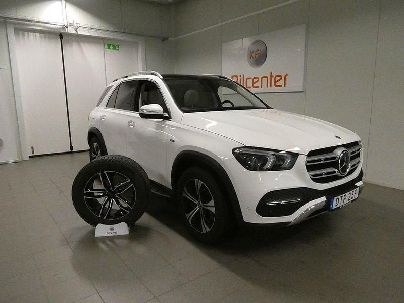 Vit Begagnad 2021 Mercedes GLE350 SUV | 549 900 kr (Bra pris) - Bild 1/4