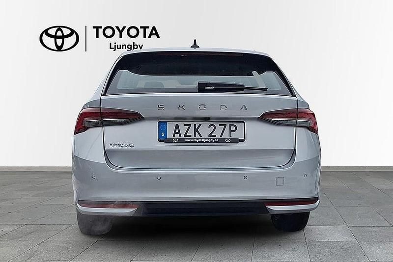 Begagnad Skoda Octavia Selection 116 HK (85 kW) 2024 Silver Kombi