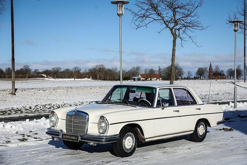 Begagnad Mercedes 280 140 HK (102 kW) 1969 Vit Sedan