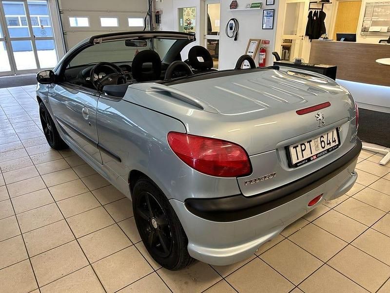 Begagnad Peugeot 206 CC 109 HK (80 kW) 2002 Ljusgrå Cab