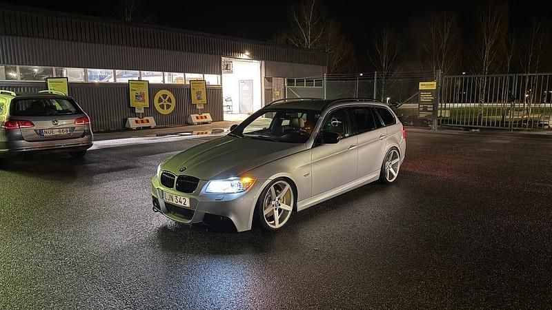 Begagnad BMW 325 M Sport 197 HK (144 kW) 2010 Kombi