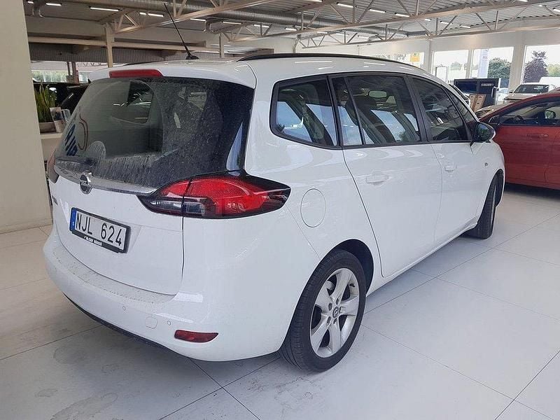 Begagnad Opel Zafira Tourer 142 HK (104 kW) 2013 Vit Minibuss