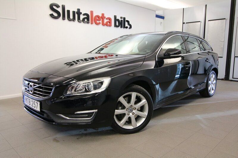 Svart Begagnad 2015 Volvo V60 Kombi | 209 900 kr (Lite dyr) - Bild 1/4