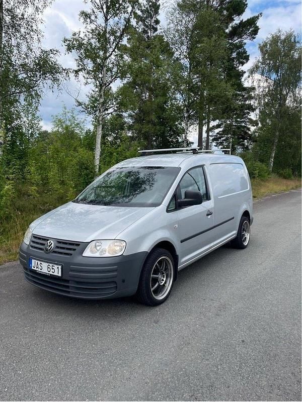 Silver Begagnad 2009 VW Caddy Maxi Minibuss | 29 900 kr (Bra pris) - Bild 1/4