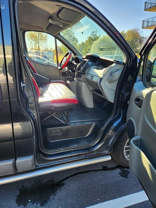 Begagnad Nissan Primastar 114 HK (83 kW) 2012 Svart Minibuss