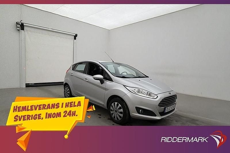 Begagnad Ford Fiesta Titanium 80 HK (58 kW) 2016 Lgrå Halvkombi