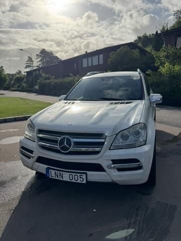 Vit Begagnad 2010 Mercedes GL450 SUV | 150 000 kr - Bild 1/4