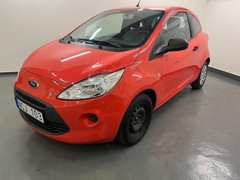 Begagnad Ford Ka Style 70 HK (51 kW) 2013 Röd Halvkombi