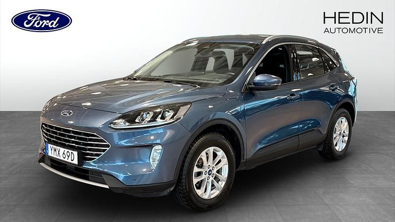 Blå (blue) Begagnad 2023 Ford Kuga Titanium SUV | 269 900 kr (Marknadspris) - Bild 1/4