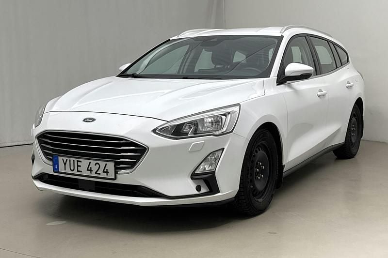 Vit Begagnad 2019 Ford Focus Titanium Kombi | 134 900 kr (Marknadspris) - Bild 1/4