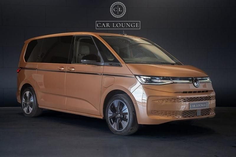 Ljusbrun Begagnad 2025 VW Multivan Style Van | 779 000 kr - Bild 1/4