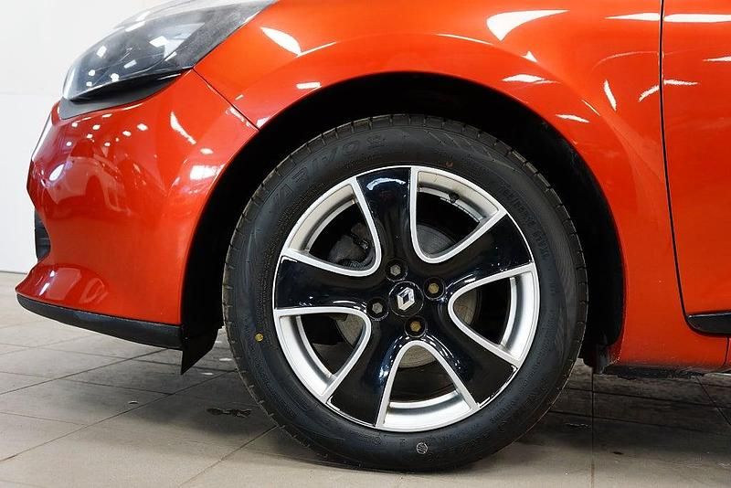 Begagnad Renault Clio GrandTour 90 HK (66 kW) 2013 Röd Kombi