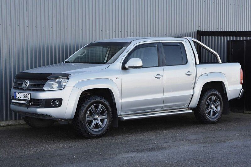 Silver Begagnad 2011 VW Amarok Pickup | 129 900 kr (Bra pris) - Bild 1/4