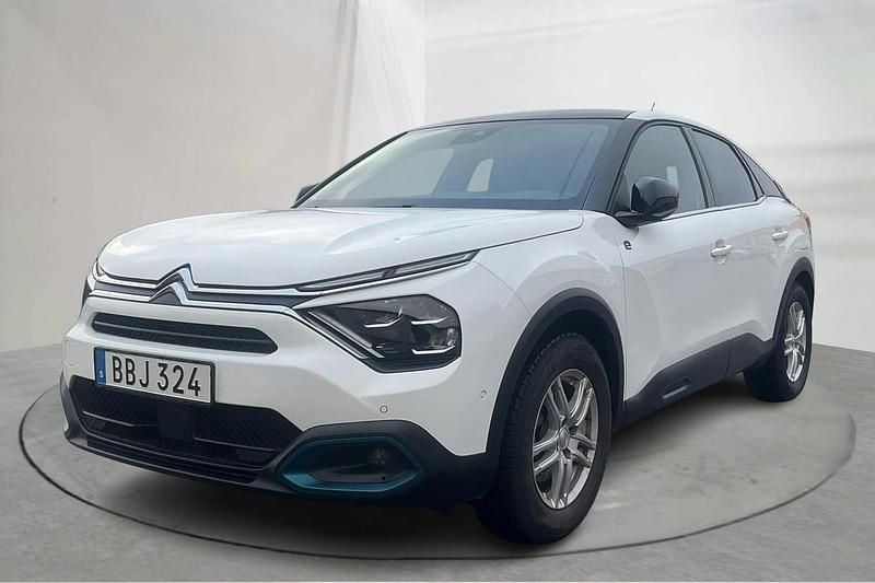 Vit Begagnad 2022 Citroën e-C4 Shine | 165 000 kr (Bra pris) - Bild 1/4