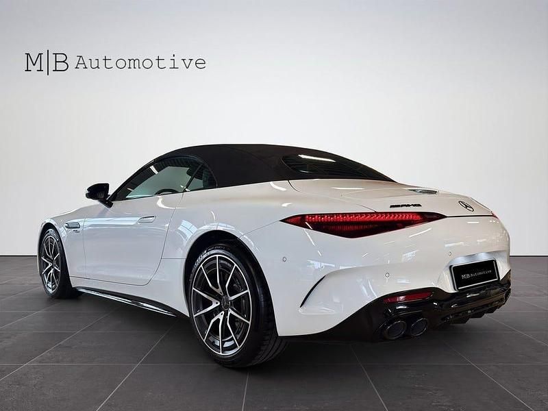 Begagnad Mercedes SL43 AMG AMG 381 HK (280 kW) 2022 Vit Cab
