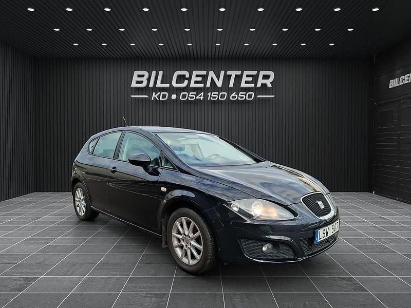 Begagnad Seat Leon Style 105 HK (77 kW) 2010 Svart Halvkombi