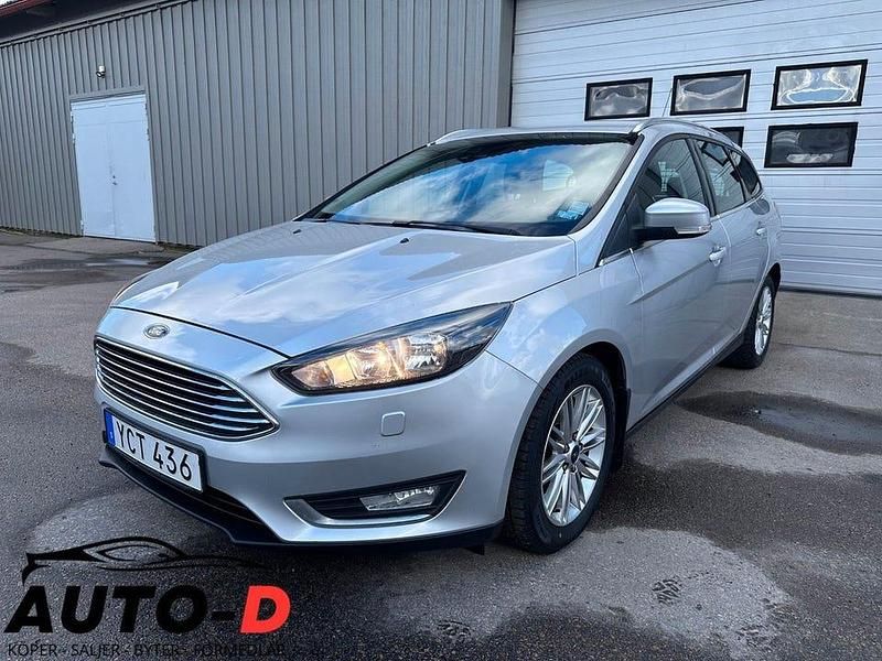 Grå Begagnad 2016 Ford Focus Titanium Kombi | 74 900 kr (Marknadspris) - Bild 1/4