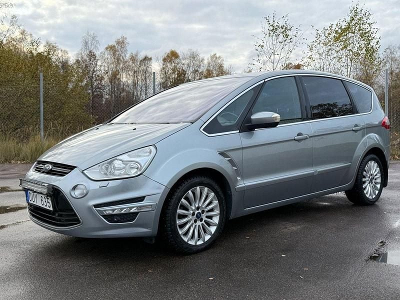 Grå Begagnad 2010 Ford S-MAX Business Edition Minibuss | 59 900 kr (Marknadspris) - Bild 1/4