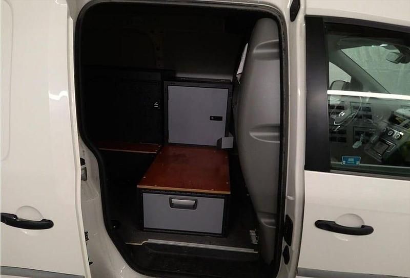 Begagnad VW Caddy Maxi 102 HK (75 kW) 2018 Vit Minibuss