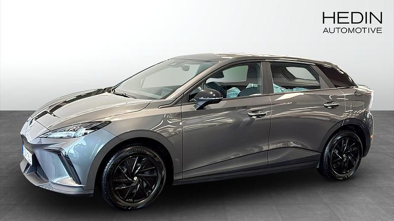 Grå (grey) Begagnad 2023 MG MG4 EV Halvkombi | 279 900 kr (Lite dyr) - Bild 1/4
