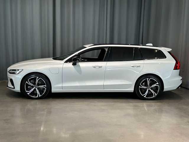 Begagnad Volvo V60 455 HK (334 kW) 2026 Vit Kombi