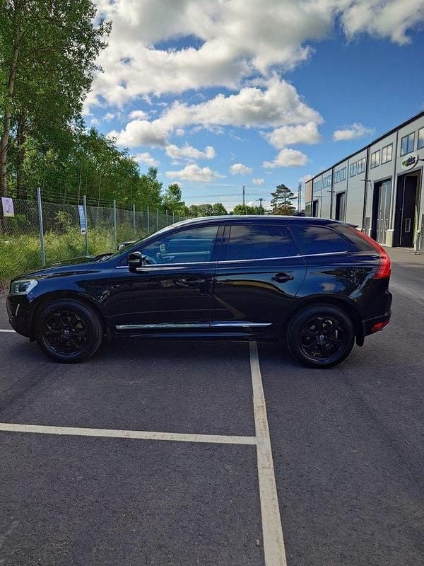 Svart Begagnad 2015 Volvo XC60 Executive SUV | 205 000 kr (Marknadspris) - Bild 1/4