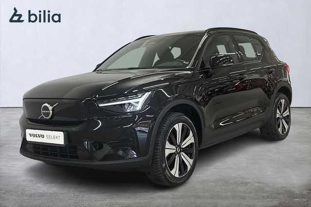 Svart Begagnad 2022 Volvo XC40 Core SUV | 334 900 kr - Bild 1/3