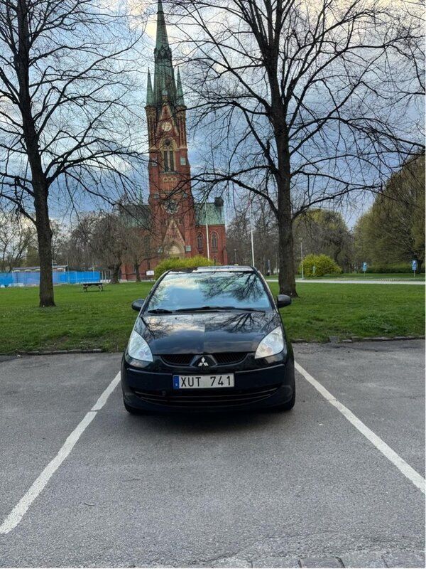 Svart Begagnad 2006 Mitsubishi Colt Halvkombi | 19 900 kr (Marknadspris) - Bild 1/4