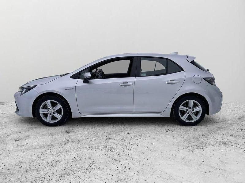 Begagnad Toyota Corolla Hybrid Active 122 HK (89 kW) 2019 Silver Halvkombi