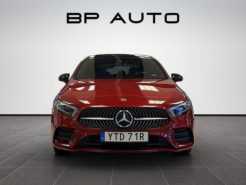 Begagnad Mercedes A250 Premium Plus 218 HK (160 kW) 2020 Röd Halvkombi